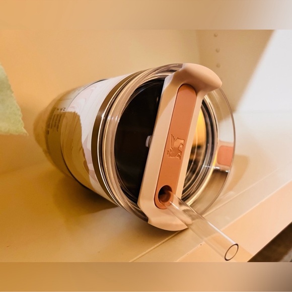 🎉LAST PIECE🎉Stanley 40oz. Quencher H2.0 FlowState Tumbler Rose Quartz Swirl - Picture 9 of 9